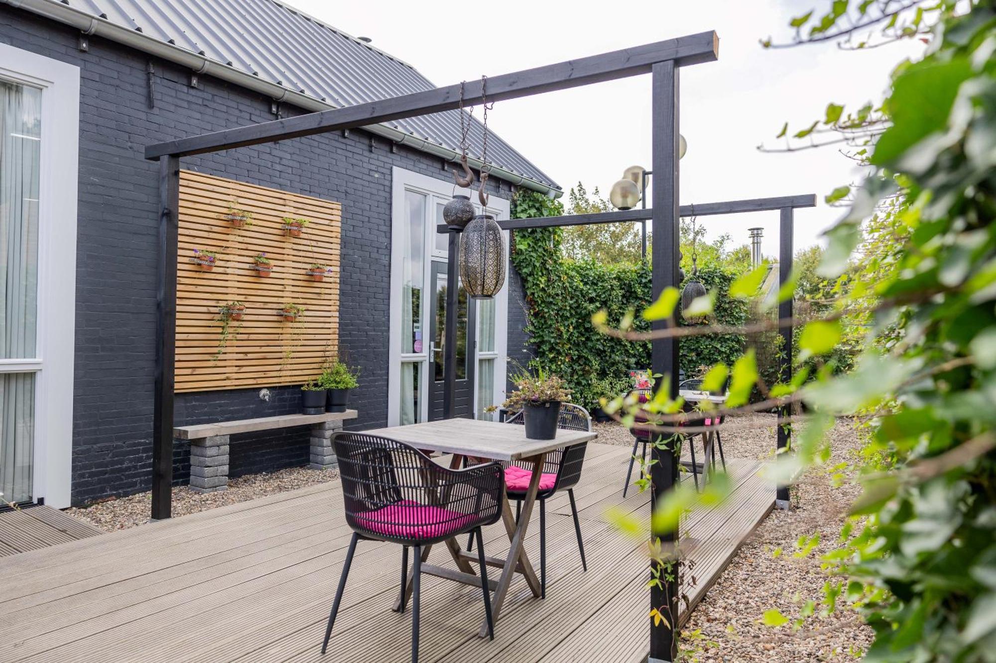 B&B Thus Yn Hantum Exterior foto